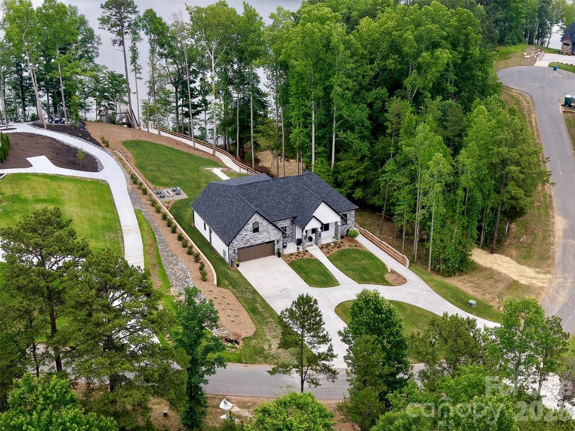 5764 Lake Pointe Dr., Granite Falls, NC 28630