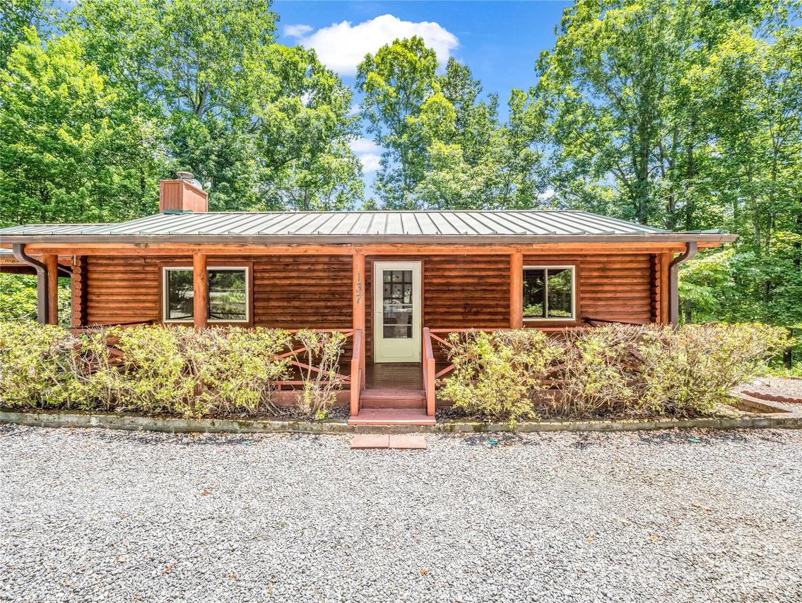 137 Amys Ridge Rd., Lake Lure, NC 28746