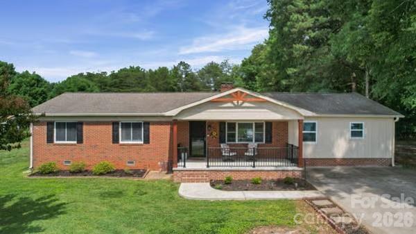 138 Shumaker Dr., Statesville, NC 28625