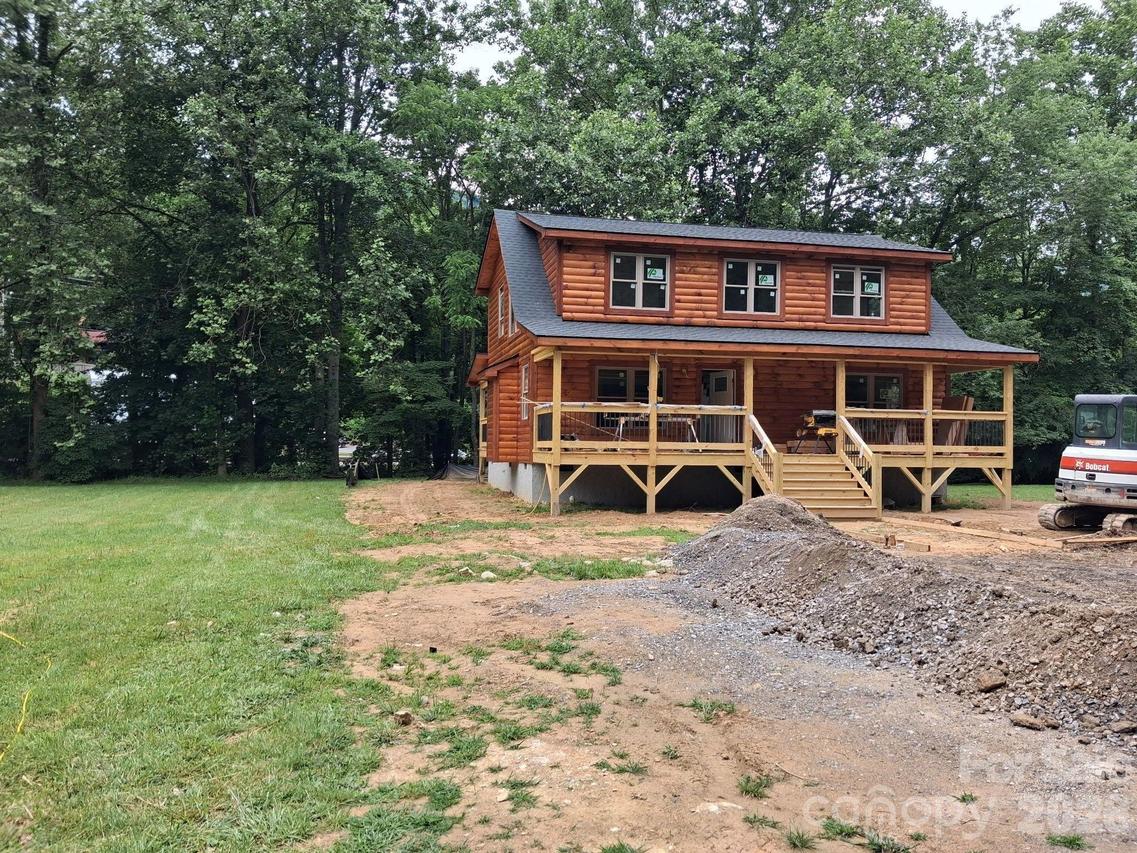 81 Breezy Creek Ln., Maggie Valley, NC 28751