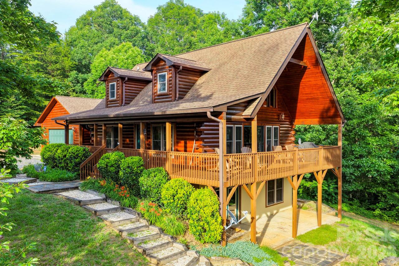 603 Laurel Lakes Pkwy., Lake Lure, NC 28746