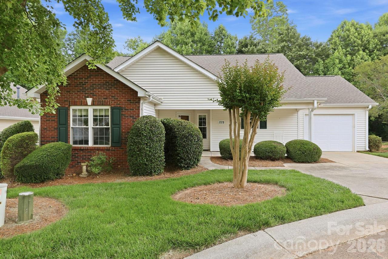 228 Oak Village Pkwy., Mooresville, NC 28117