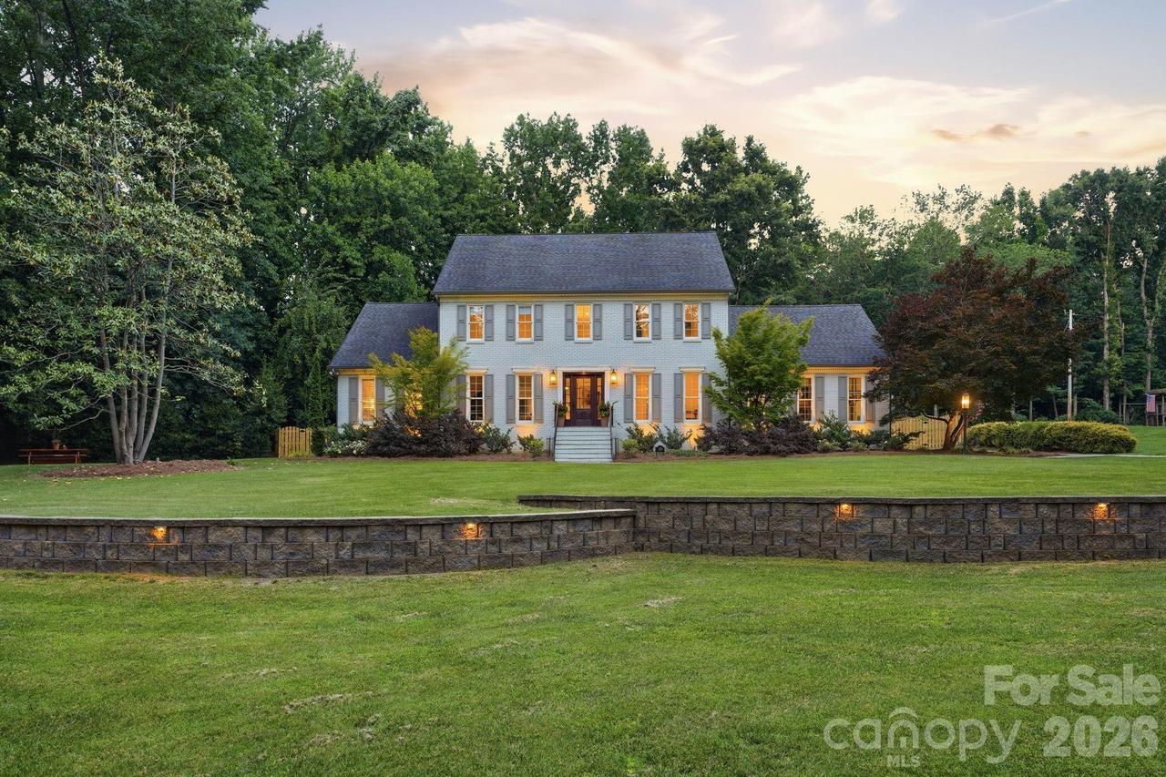 2516 Greenbrook Pkwy., Matthews, NC 28104