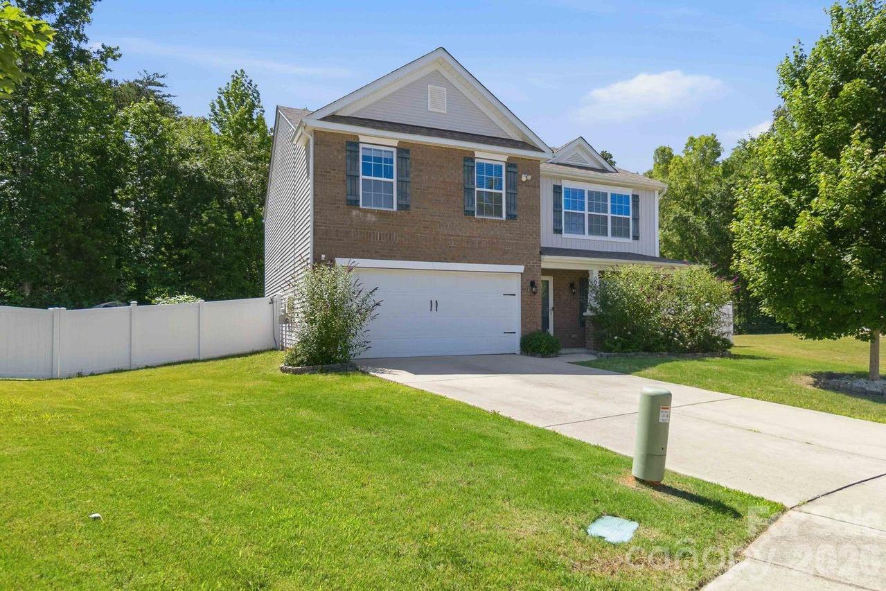 5904 Ellimar Field Ln., Charlotte, NC 28215