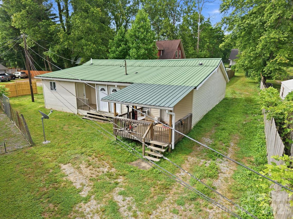 104 Jody St., East Flat Rock, NC 28726