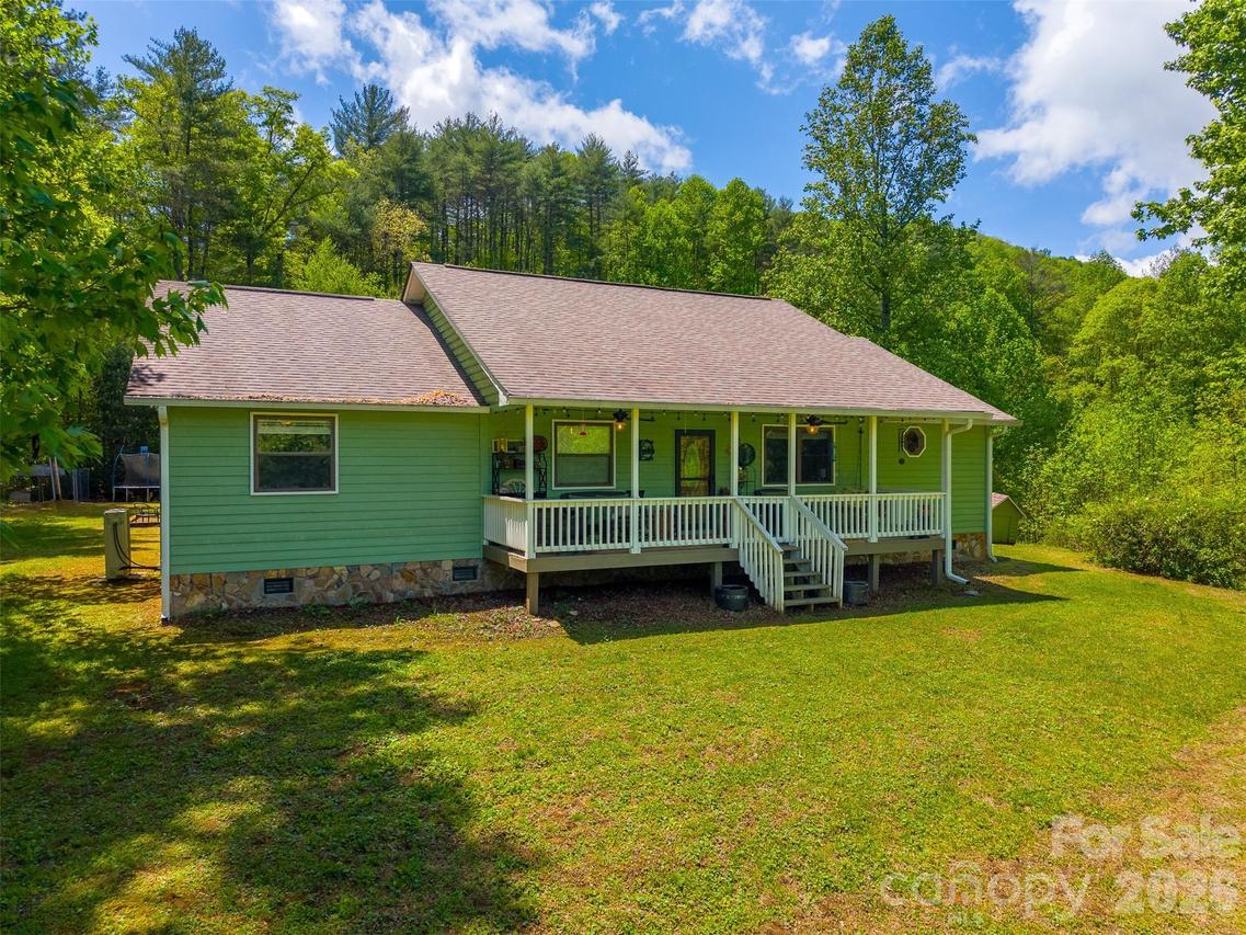 1364 Atoah Rd., Robbinsville, NC 28771