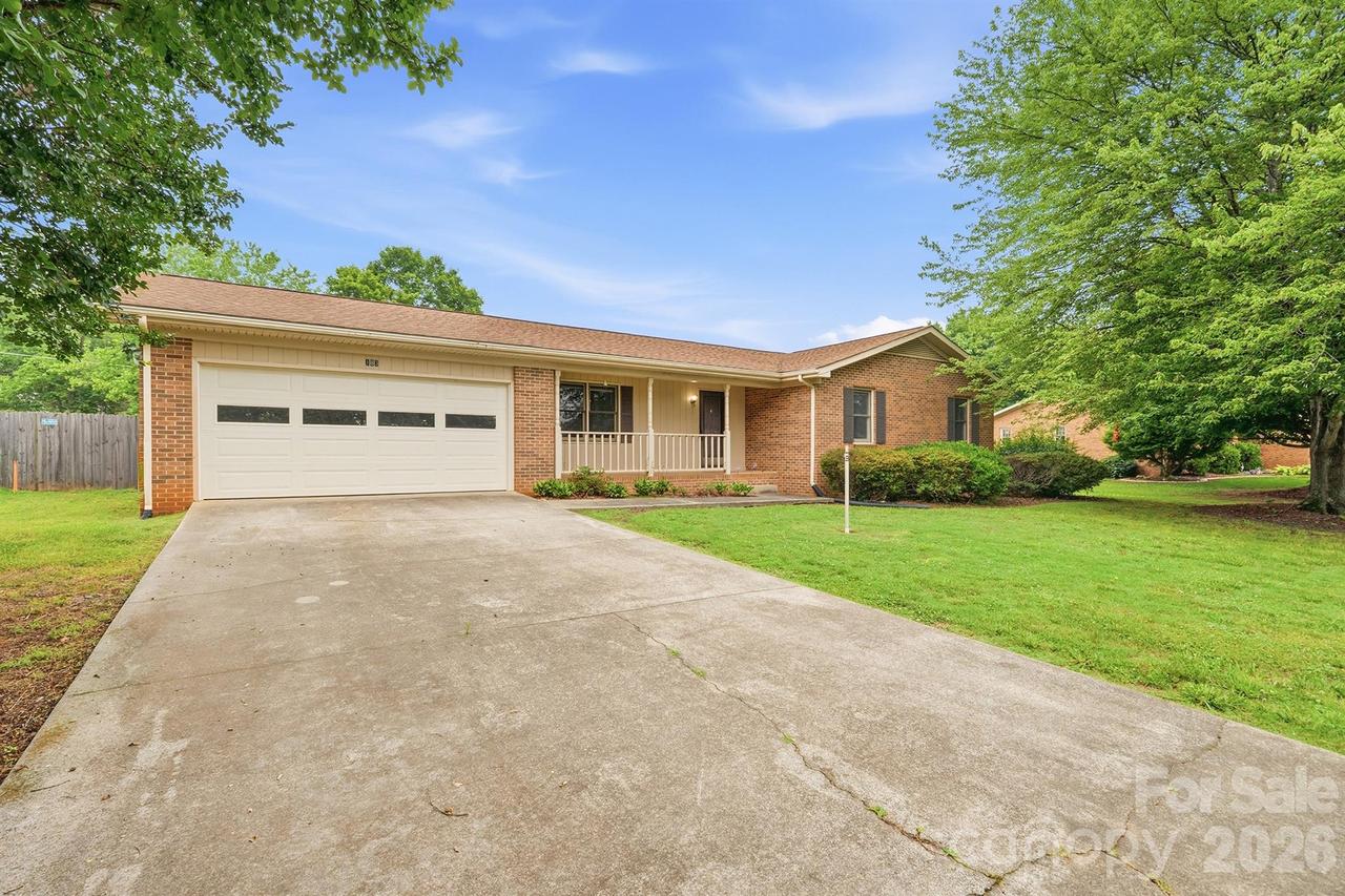 183 Dellinger Dr., Statesville, NC 28625