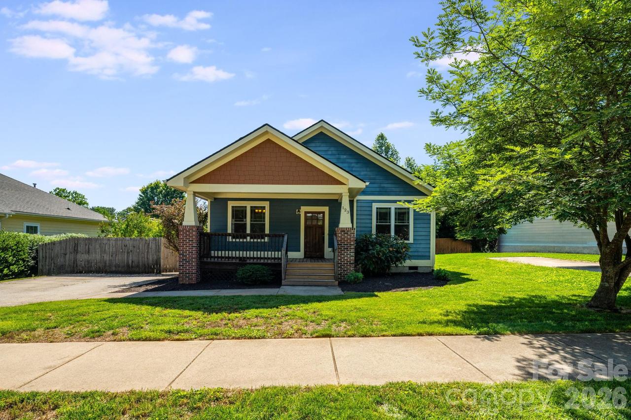 123 Estelle Park Dr., Asheville, NC 28806