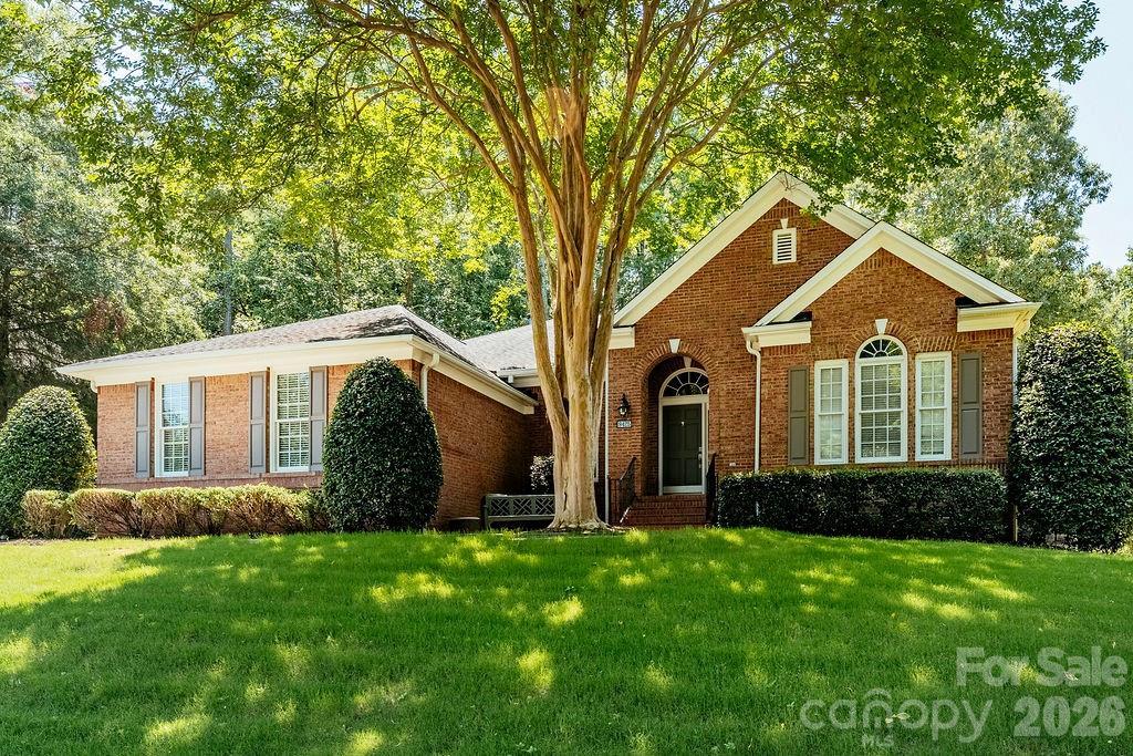 9425 Briarwick Ln., Charlotte, NC 28277