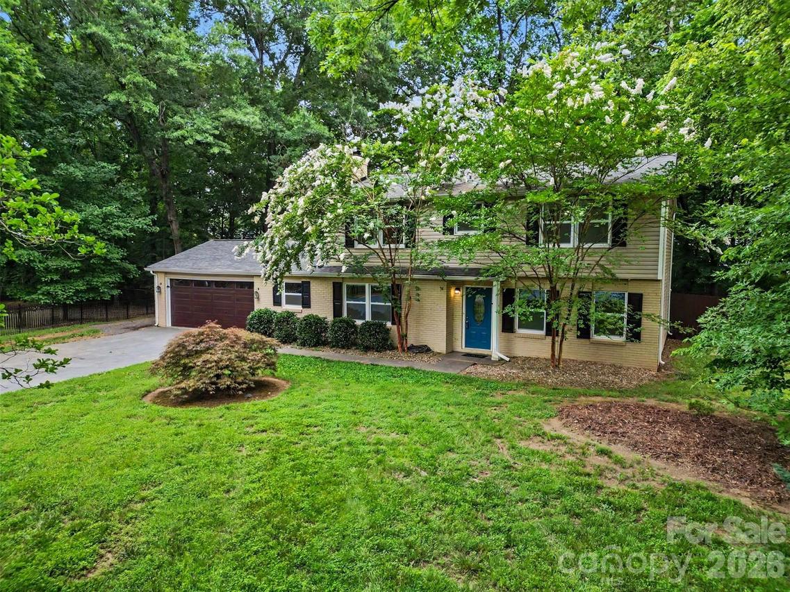 7111 Cedar Lake Ct., Charlotte, NC 28226