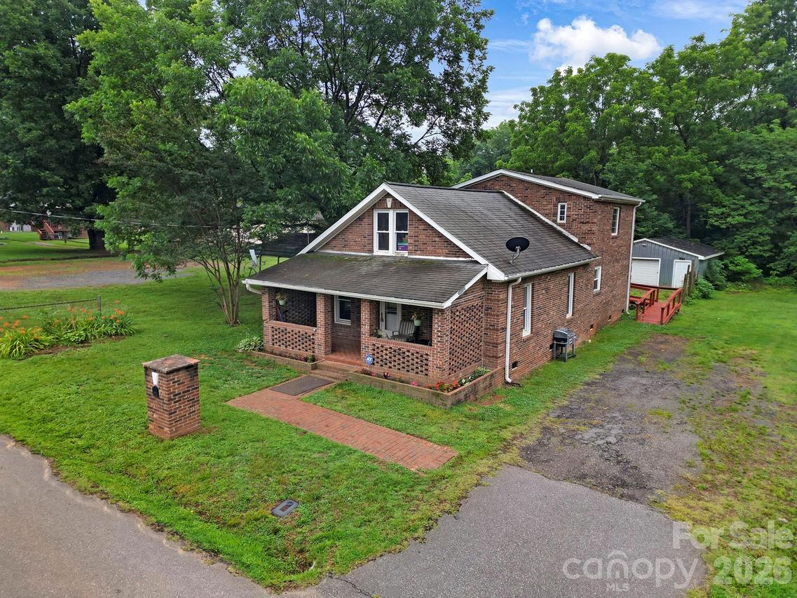 115 Lippard St., Statesville, NC 28677