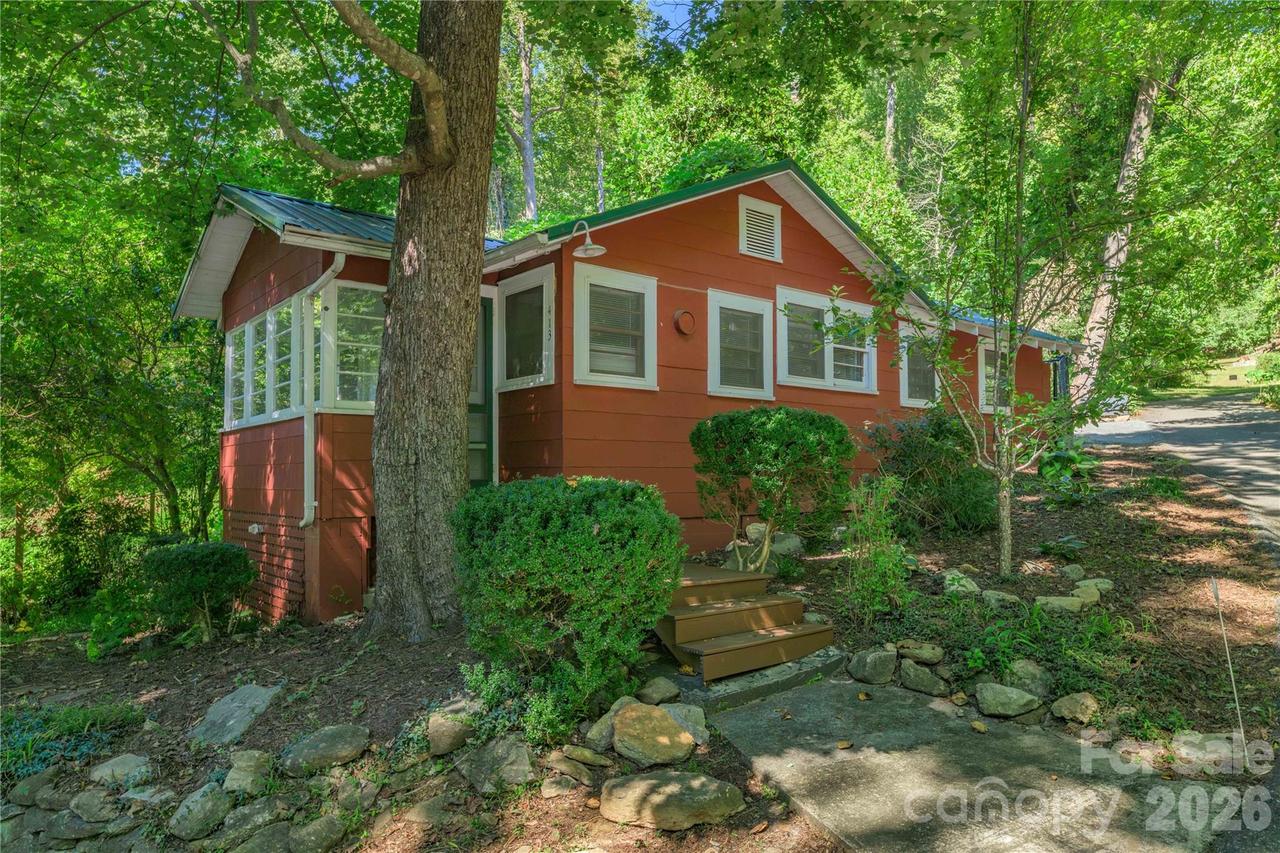 413 Terrace Dr., Chimney Rock, NC 28720
