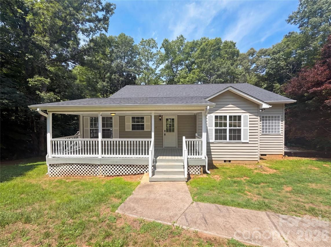 221 Grandview Dr., Statesville, NC 28677
