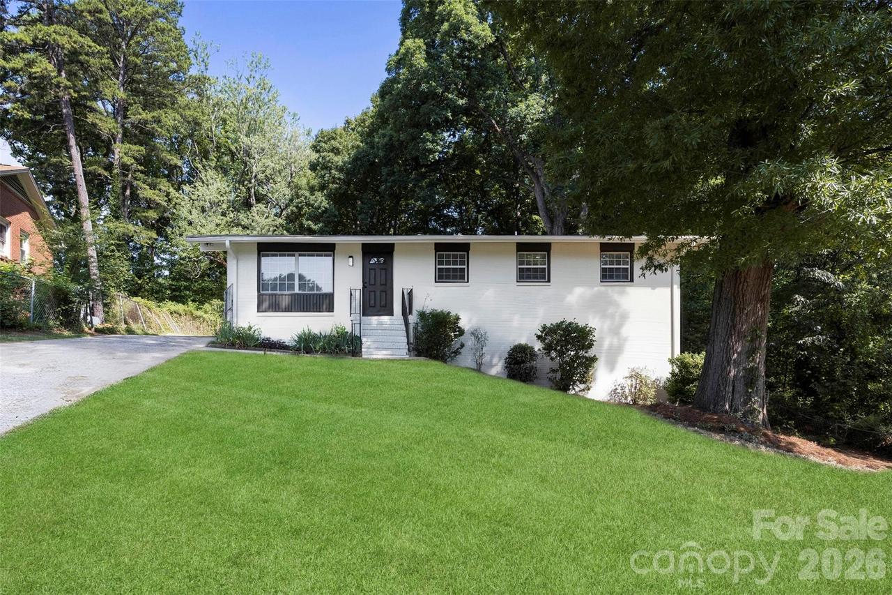 1047 White Plains Rd., Charlotte, NC 28213