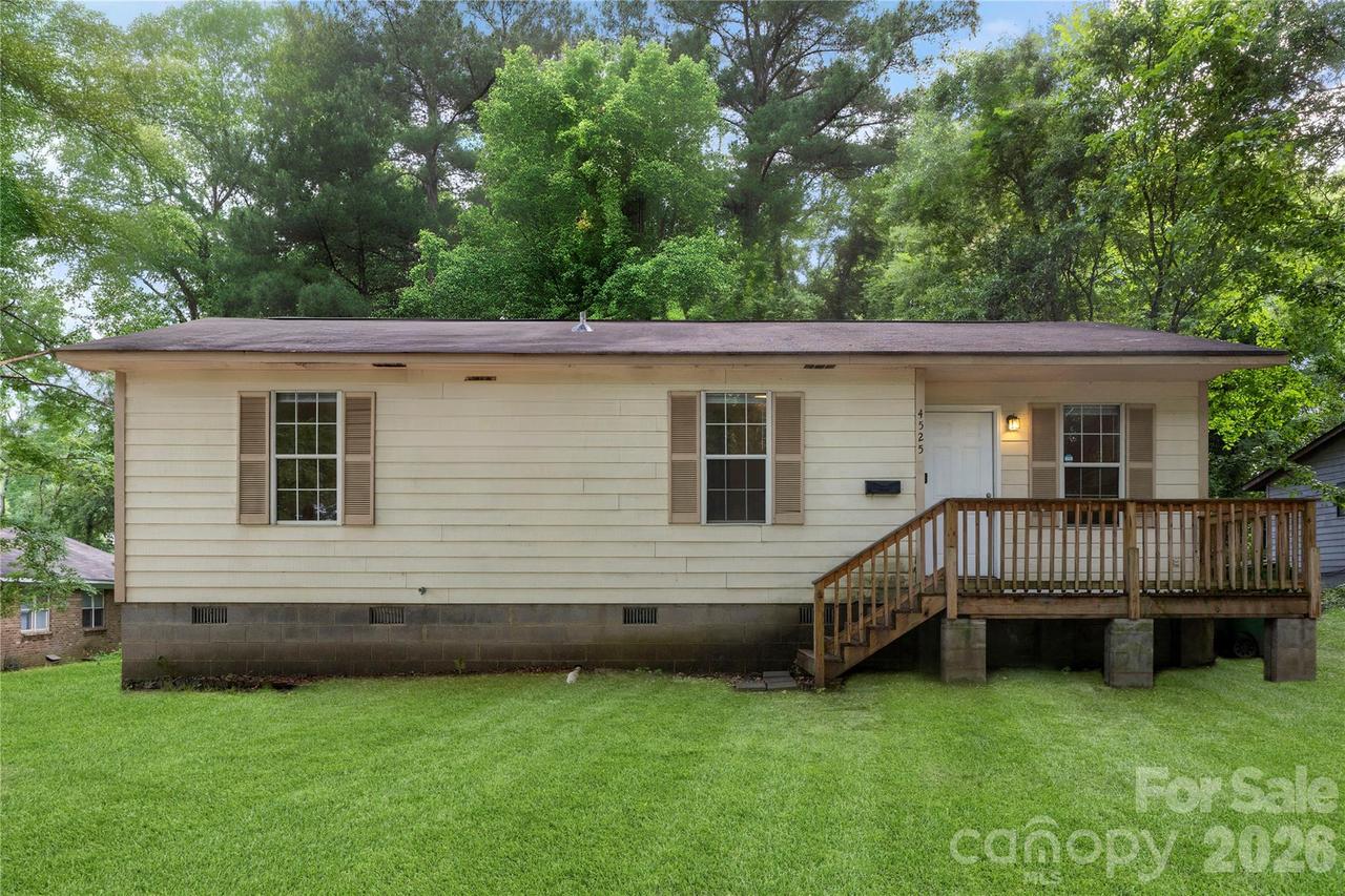 4525 Rolling Hill Dr., Charlotte, NC 28213