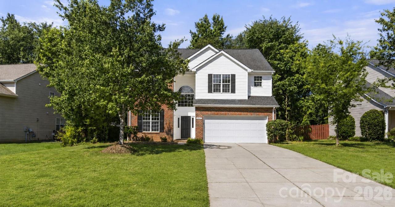 12519 Wandering Brook Dr., Charlotte, NC 28273
