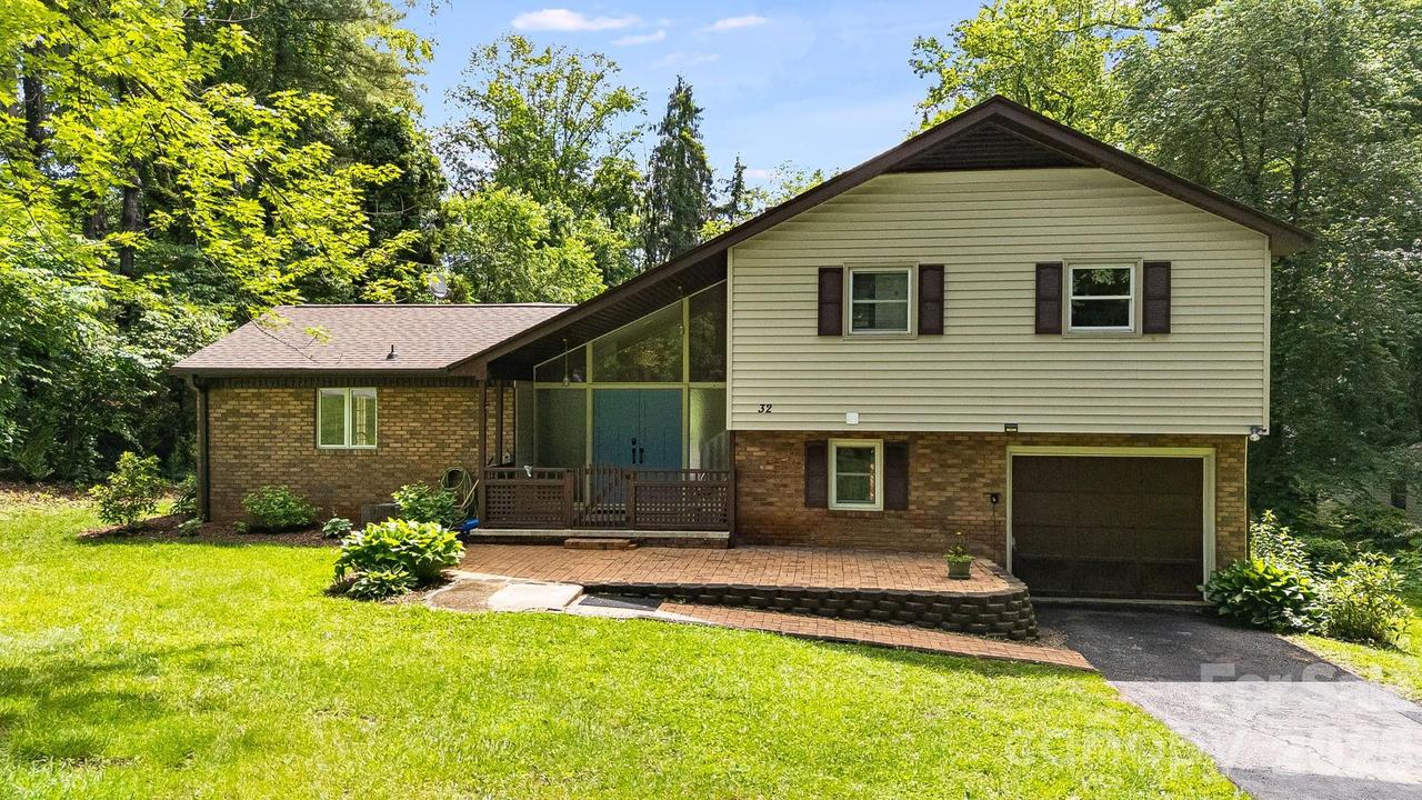 32 Mayfair Dr., Candler, NC 28715
