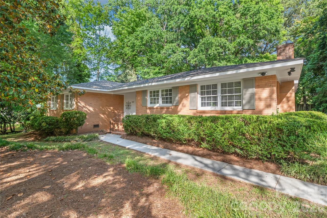 1612 Redcoat Dr., Charlotte, NC 28211