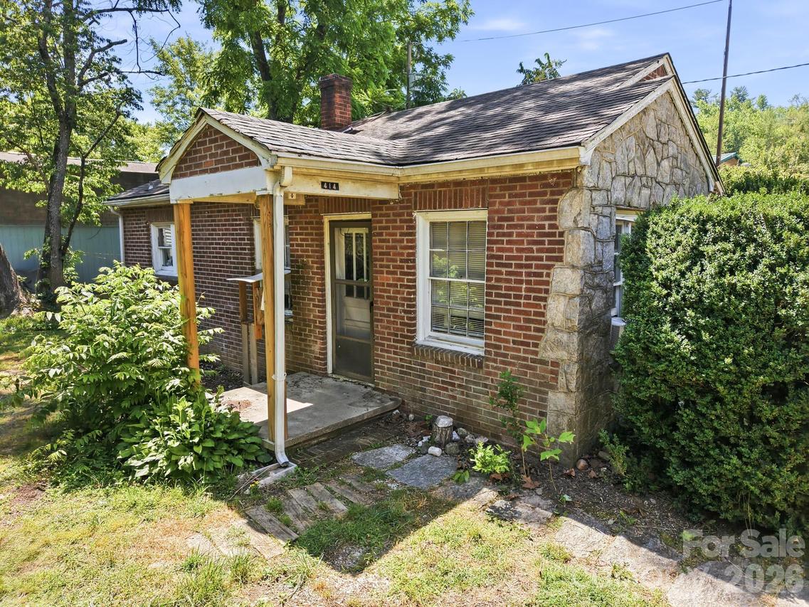 414 S Whitted St., Hendersonville, NC 28739