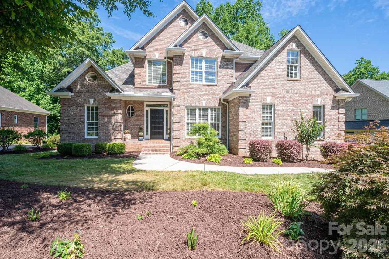 4017 Foxes Tr., Cramerton, NC 28032