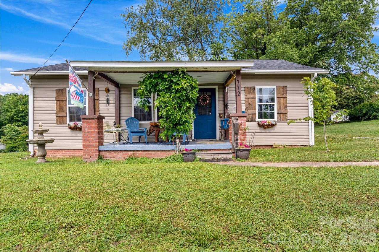 112 Hillcrest St., Jonesville, NC 28642