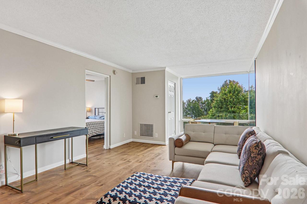 647 Town Mountain Rd. #212, Asheville, NC 28804