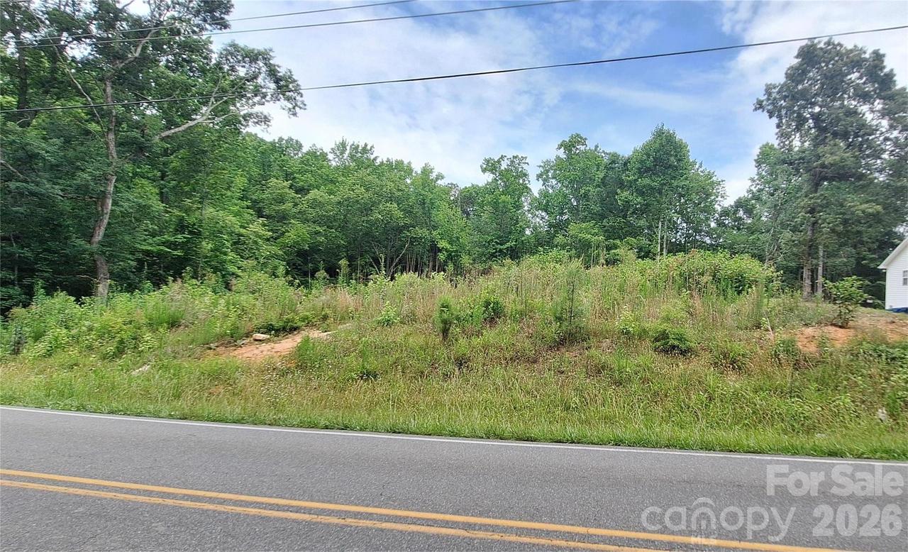 249 Ashebrook Park Rd., Dallas, NC 28034