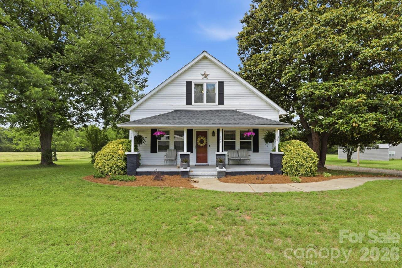 189 Chestnut Grove Rd., Statesville, NC 28625