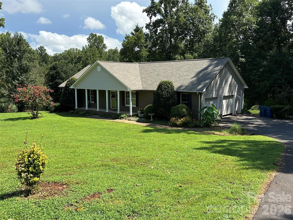 1724 Wellington Ave., Newton, NC 28658