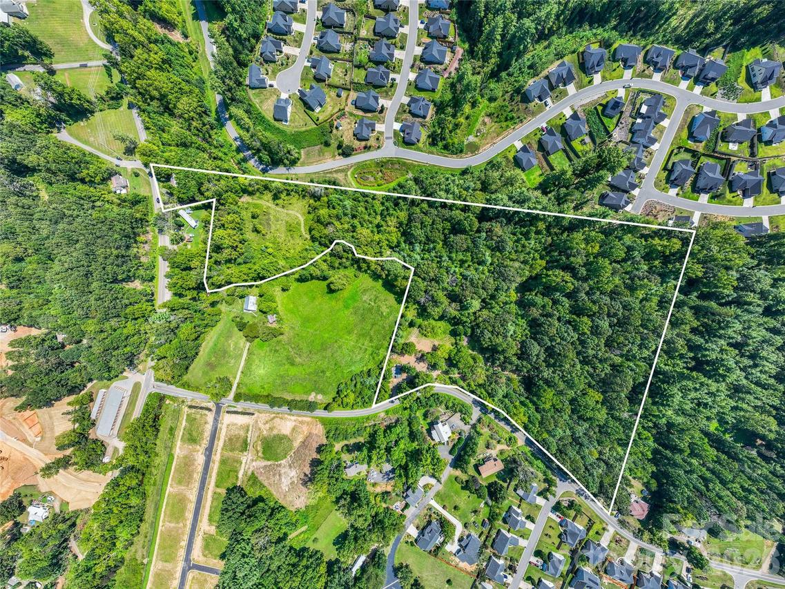 28 Pleasant Grove Rd., Weaverville, NC 28787