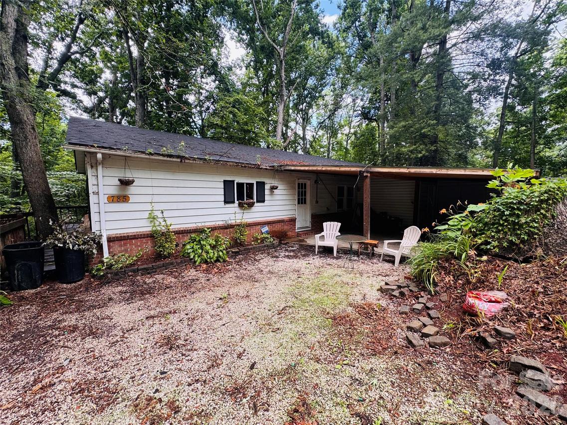 785 Hutch Mountain Rd., Fletcher, NC 28732