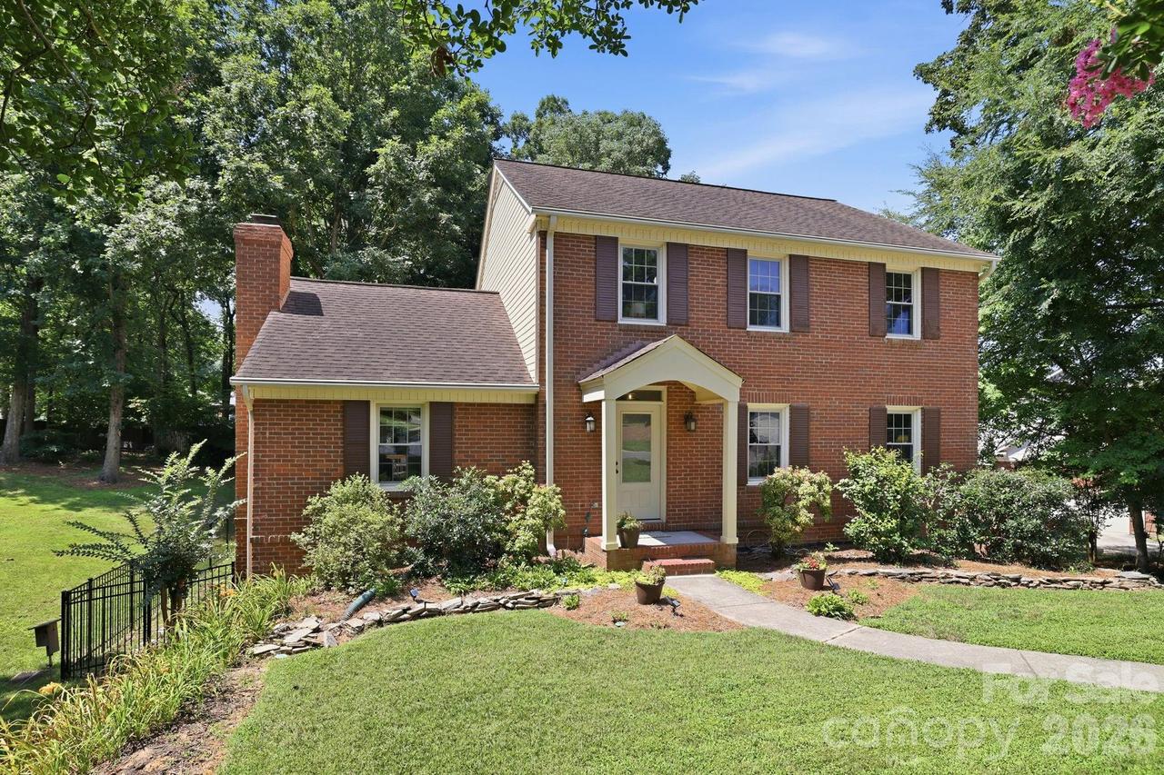 340 Walnut Point Dr., Matthews, NC 28105