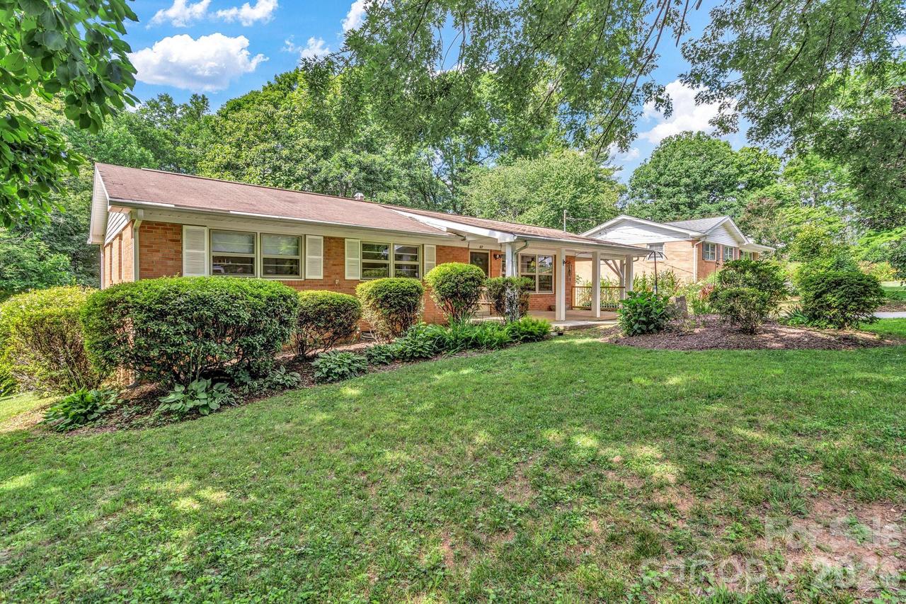 67 Wagon Rd., Asheville, NC 28805
