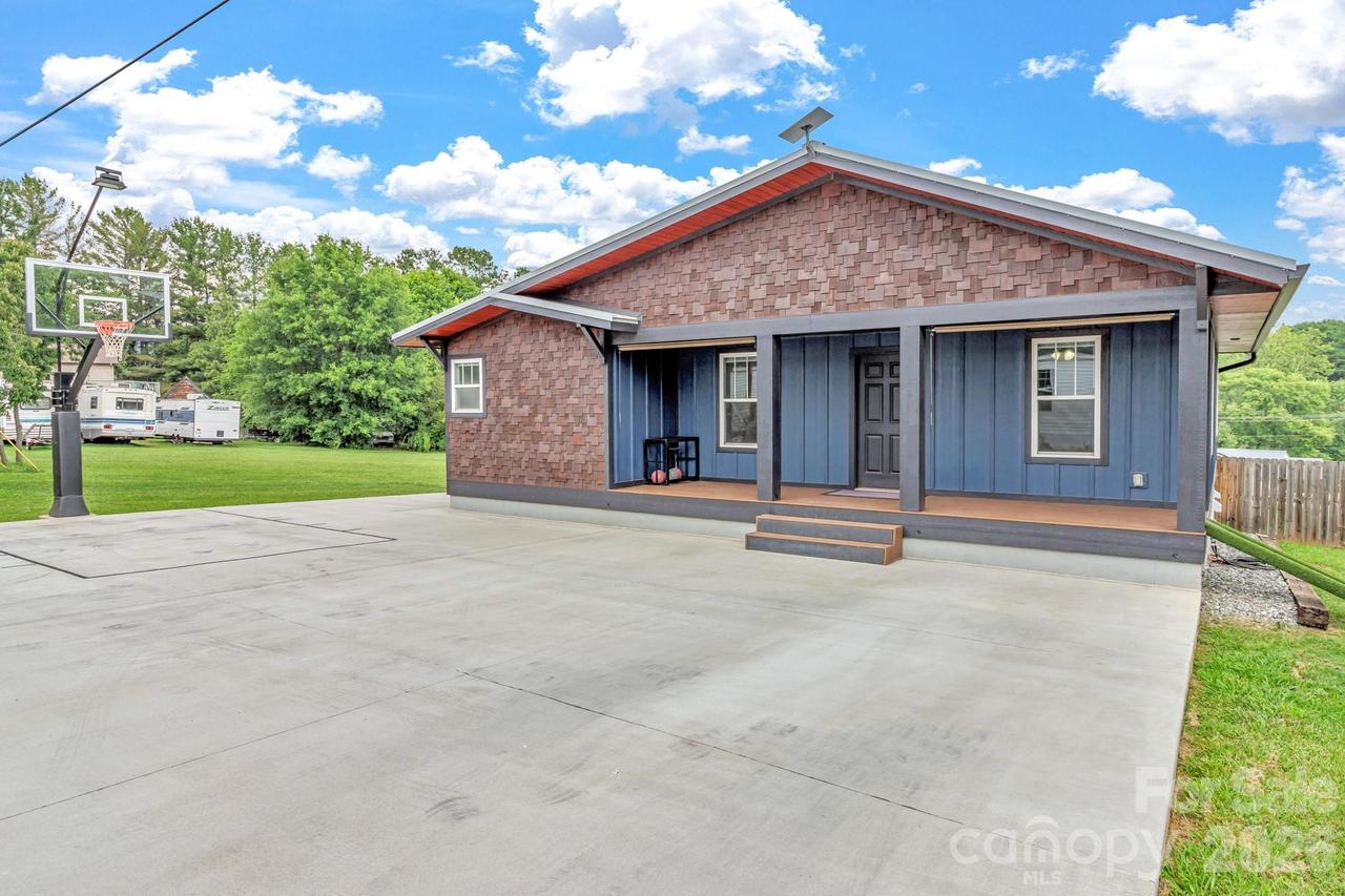 43 Pelzer St. #1, Asheville, NC 28804