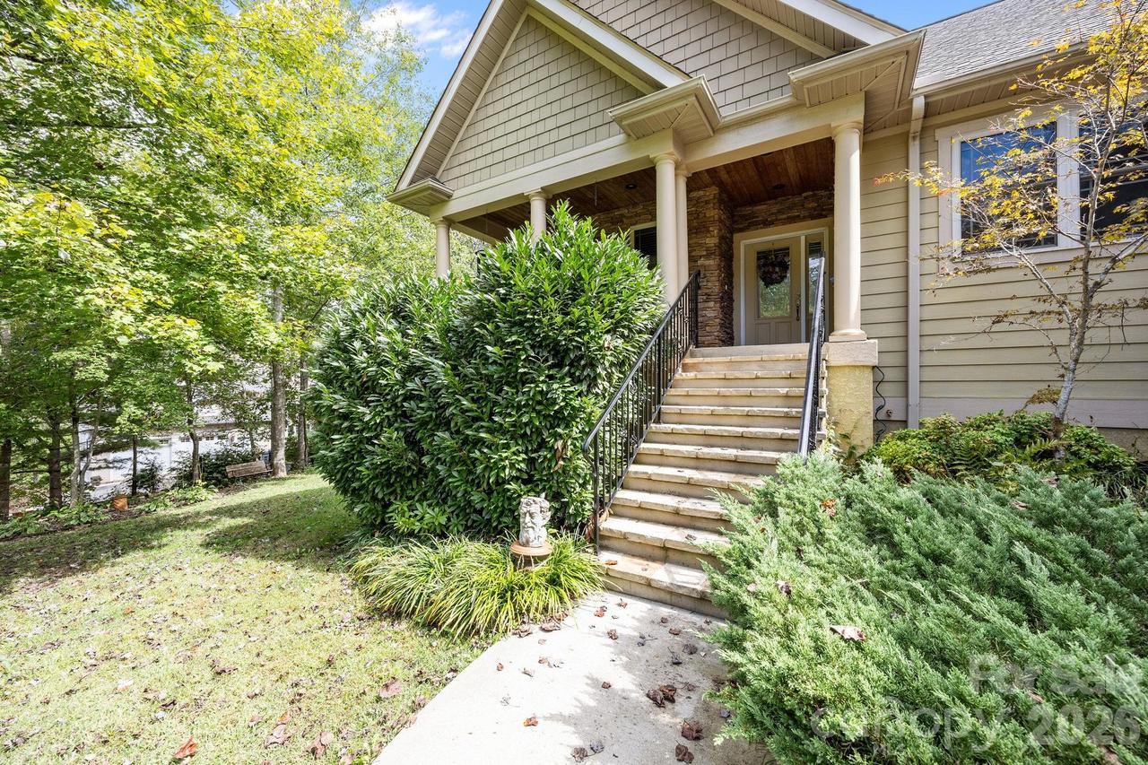 40 Mountain Shadows Dr., Leicester, NC 28748