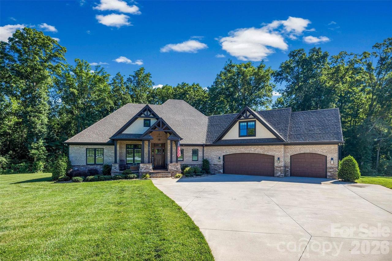 517 Linwood Rd., Mooresville, NC 28115