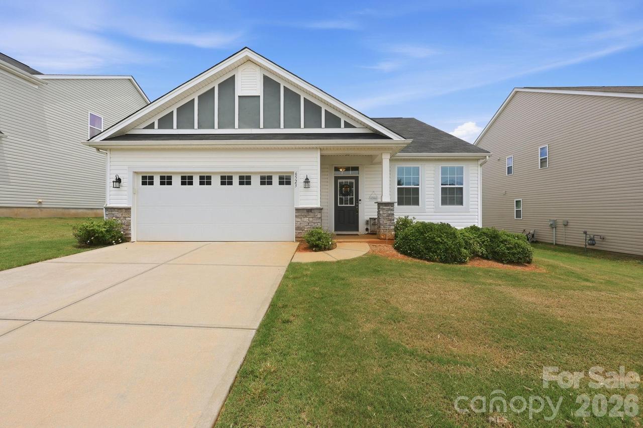 6523 Georgia Oak Rd., Charlotte, NC 28269