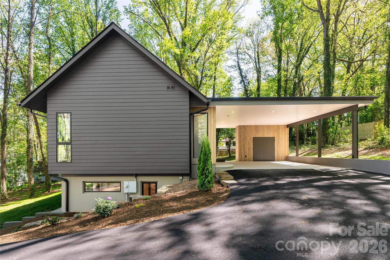 137 English Dr., Candler, NC 28715