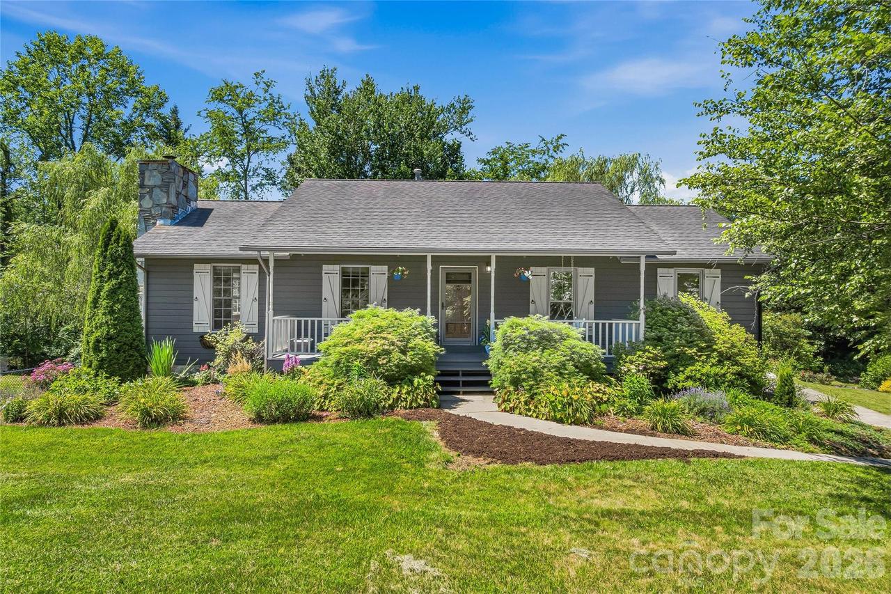 279 Woody Ln., Asheville, NC 28804