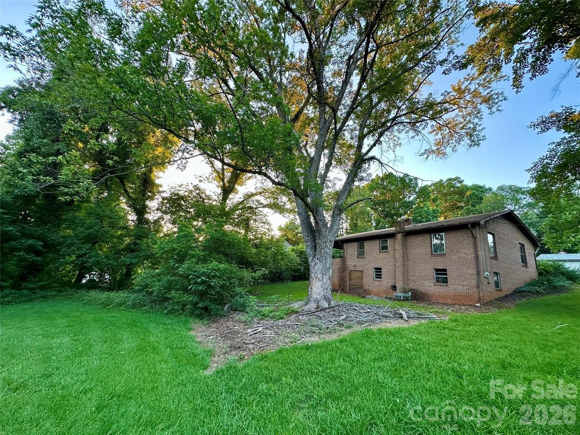 107 Conley St., Morganton, NC 28655