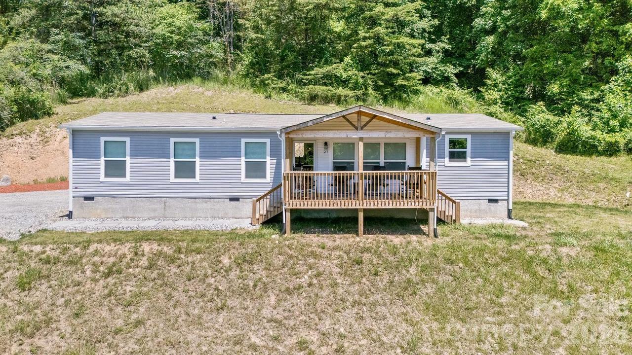 27 Spuds Ln., Weaverville, NC 28787