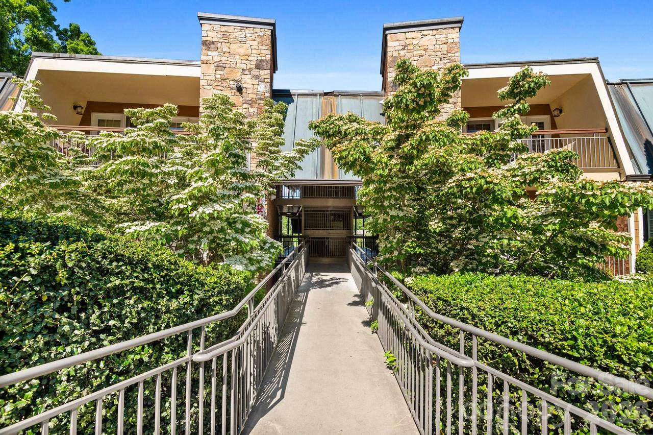 203 Bowling Park Rd., Asheville, NC 28803