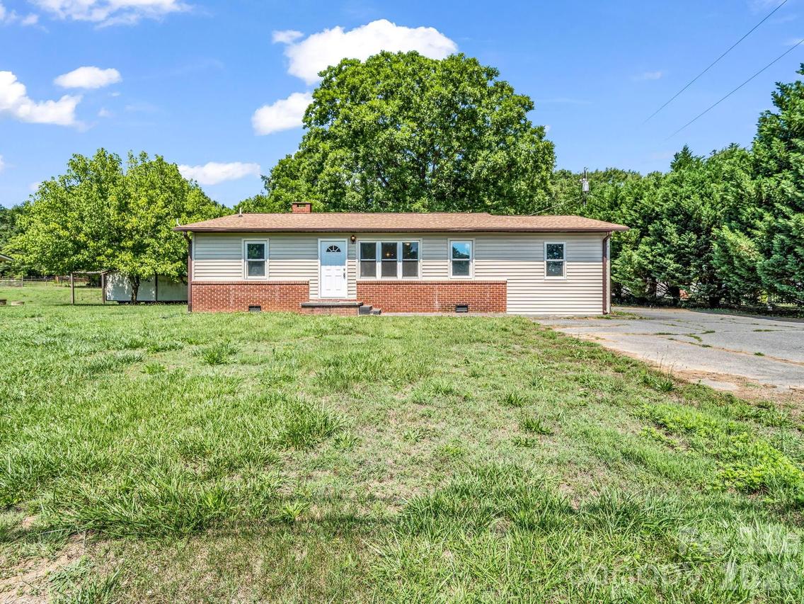 1758 Chase High Rd., Forest City, NC 28043