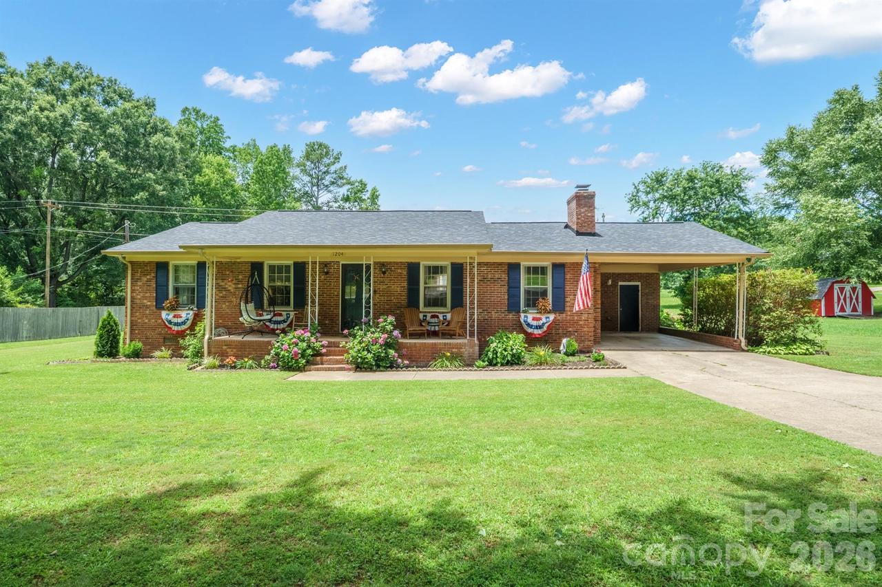 1204 Crowders Mountain Rd., Bessemer City, NC 28016
