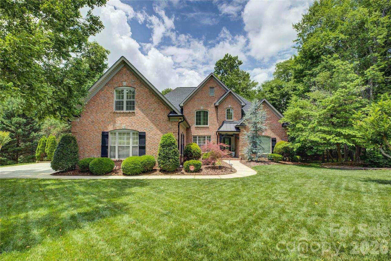 11404 Fernside Dr., Charlotte, NC 28227