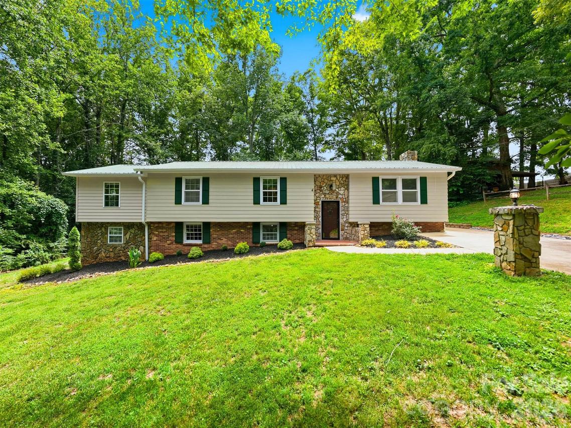 408 Birch Circle Dr., Hudson, NC 28638