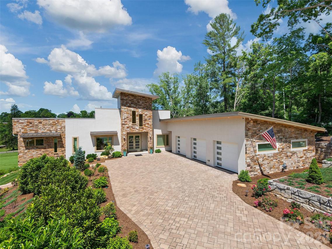 123 Wembley Rd., Asheville, NC 28804