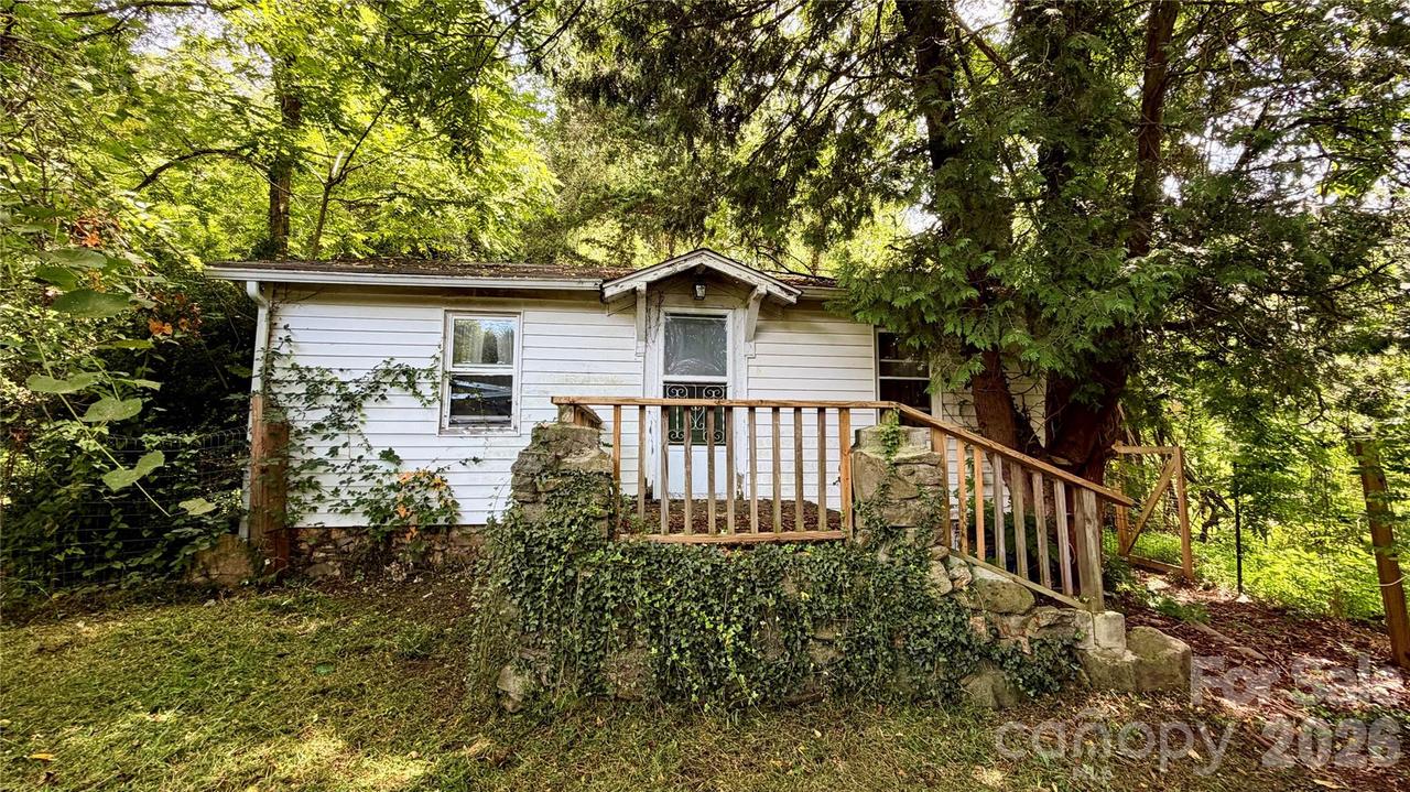 20 Utopia Rd., Asheville, NC 28805