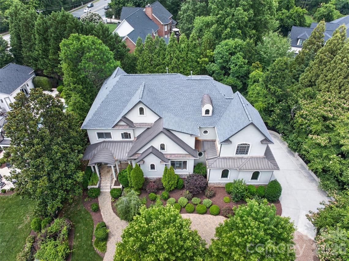2132 Foxcroft Woods Ln., Charlotte, NC 28211