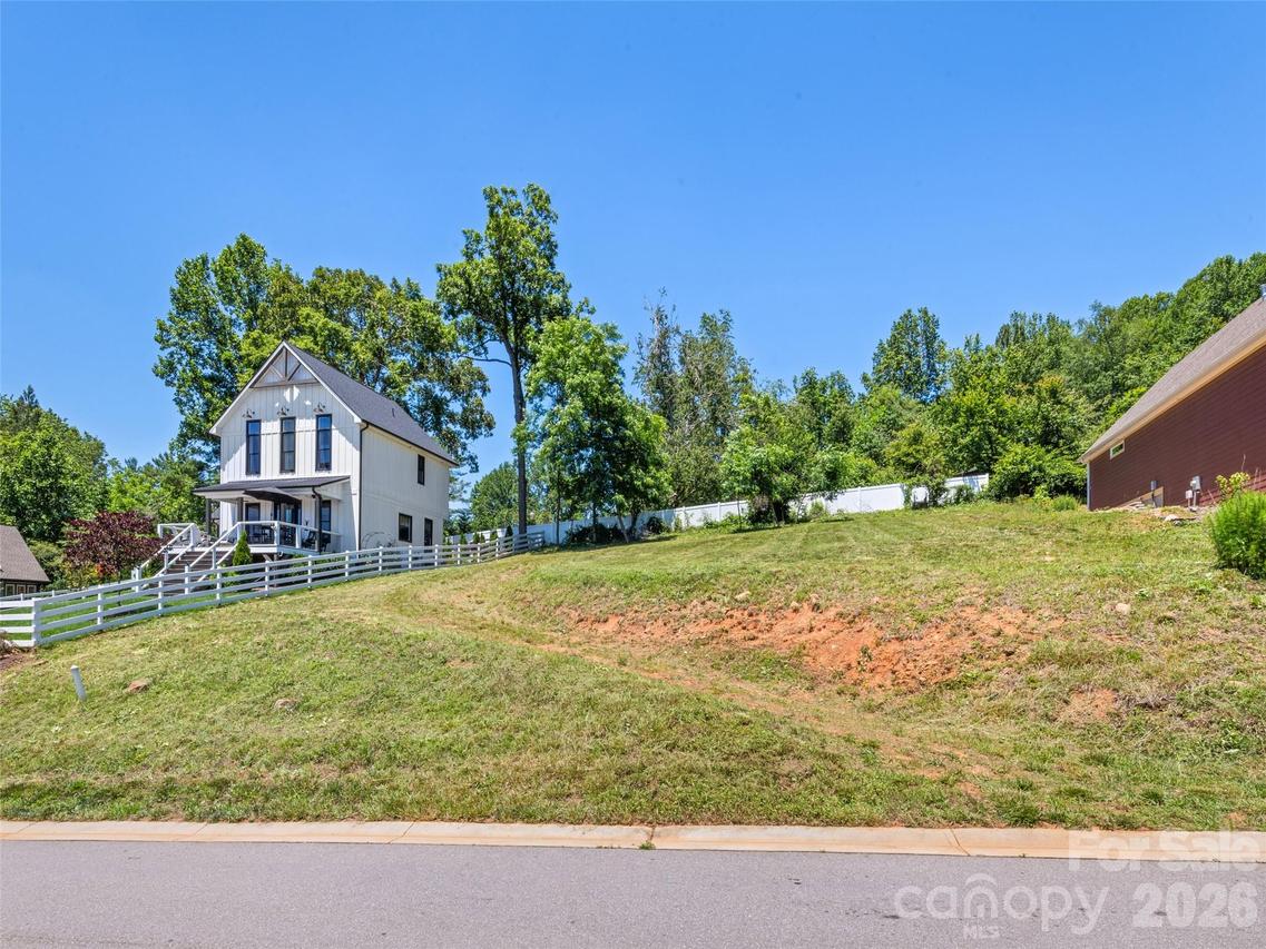 145 Meadow Breeze Rd., Arden, NC 28704